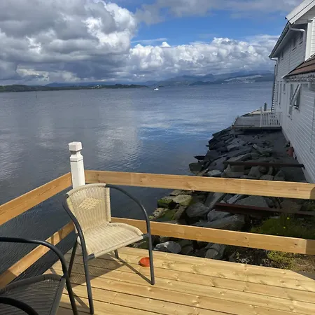 Sjoberg Og Ferie 招待所 Østhusvik