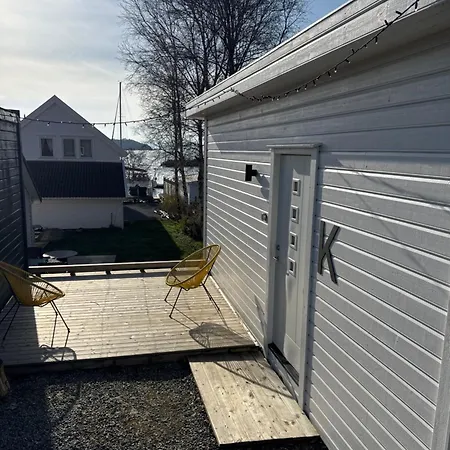 Sjoberg Og Ferie 招待所 Østhusvik