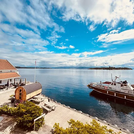 Sjoberg Og Ferie 4* Østhusvik