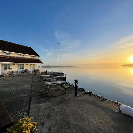 Pensión Sjoberg Og Ferie Østhusvik