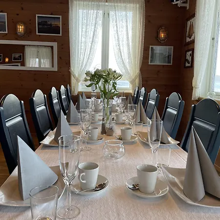 Pensión Sjoberg Og Ferie Østhusvik